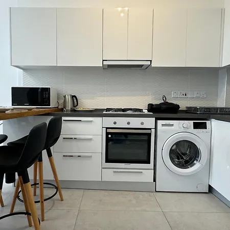 דירה Caesar & Collection Pools & Long Family Bedroom