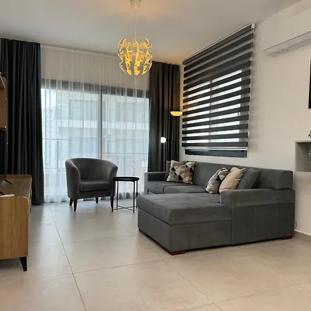 Caesar & Collection Pools & Long Family Bedroom